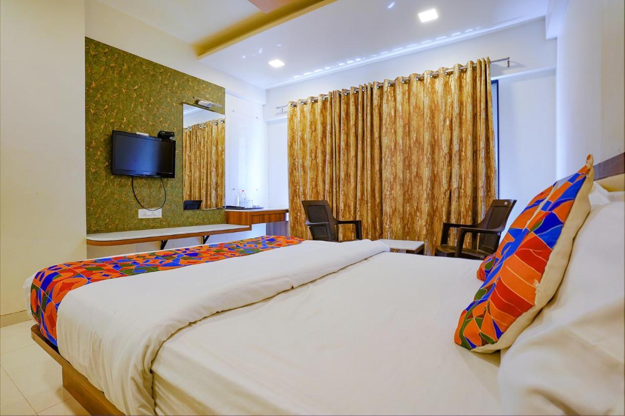 Fabhotel Ramjis Residency Nashik Bagian luar foto