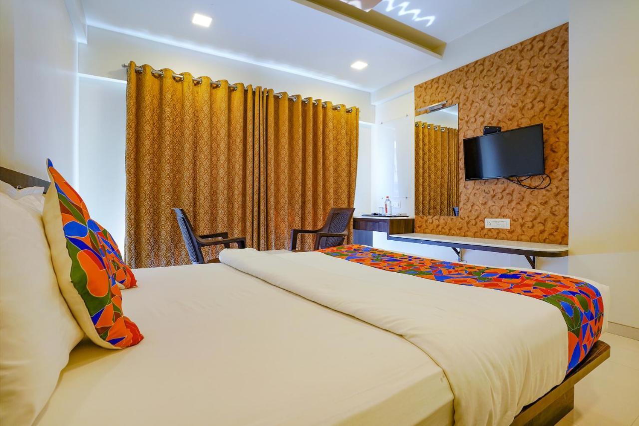Fabhotel Ramjis Residency Nashik Bagian luar foto