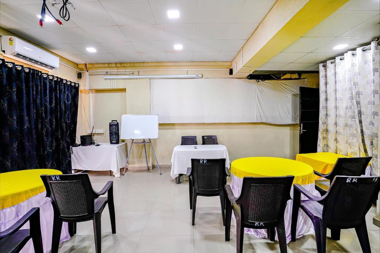 Fabhotel Ramjis Residency Nashik Bagian luar foto
